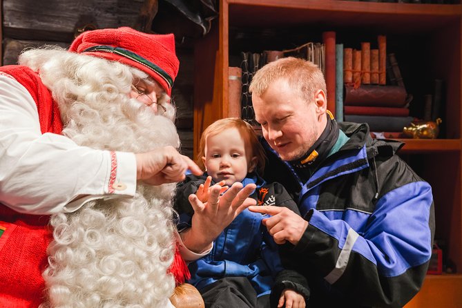 Arctic Delight - Visit to Santa's Village and snowmobiling to reindeer farm - Guides and Group Size: What Actually Shapes the Experience