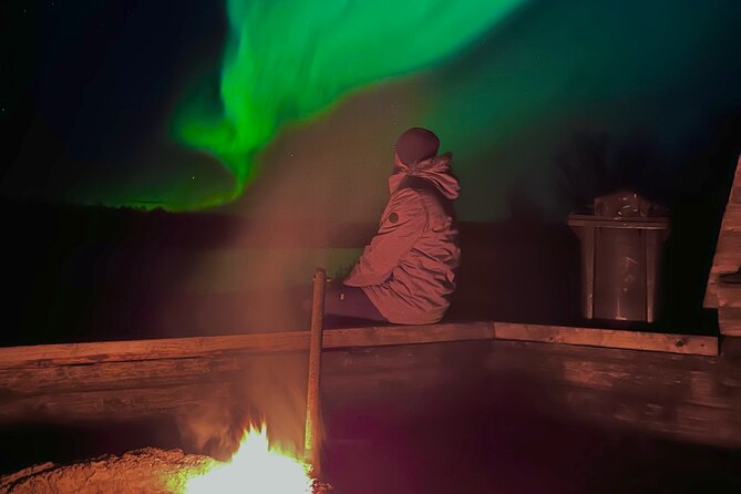Aurora Hunt with BBQ in Rovaniemi - Clothing reality: overalls and snow shoes are not included
