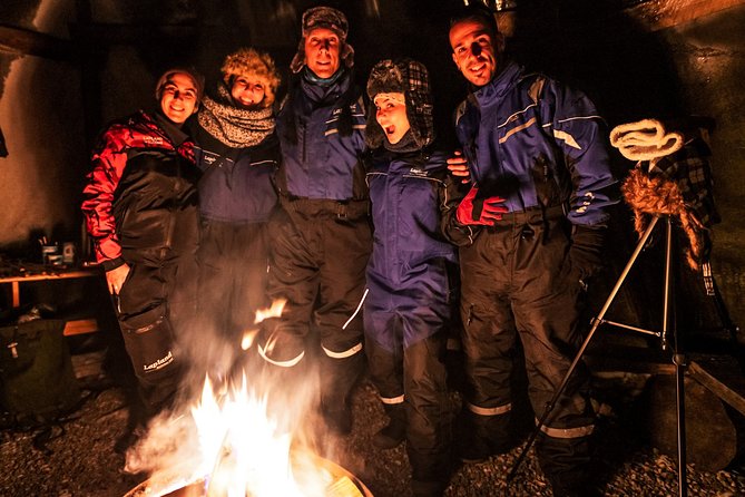 Auroras - Northern Lights Tours by Aurora Experts - Rovaniemi - The warm camp: fire pit, toilets, and real food breaks