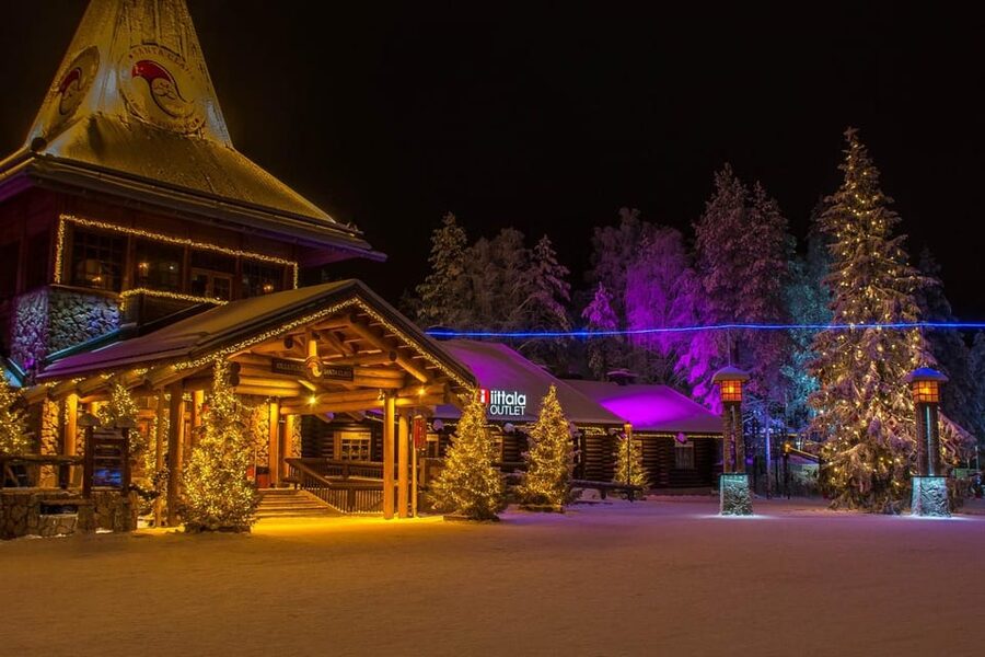 City tour and Santa Claus village visit in Lapland - Santa Claus Village and the live meeting: the main event, paced for real time