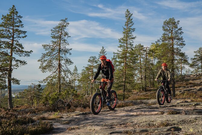 Electric Fatbike Trip to the Reindeer Farm - The reindeer farm visit: feeding time plus real explanation