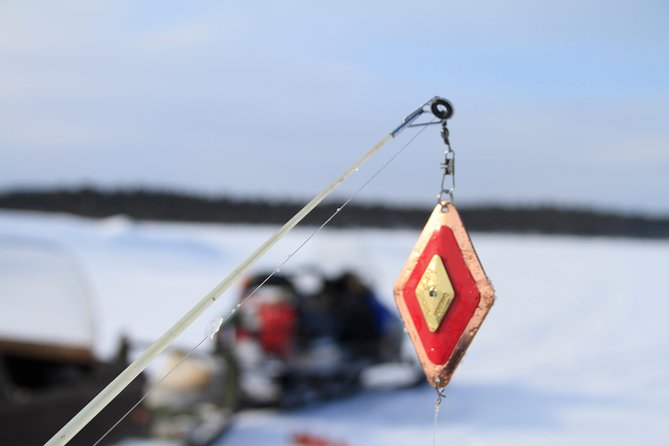 From Ivalo: Ice Fishing Safari to Lake Inari, reindeers & lunch - Who should book this Lapland ice fishing day trip