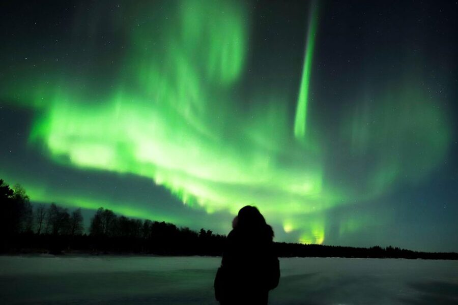 From Rovaniemi: Aurora Borealis Trip in Lapland Lakeside - Campfire Comfort: Sausages, Hot Drinks, and the Warm-Up Hut