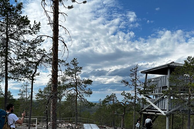 From Rovaniemi: Full Day Tour to Lapland's Attractions - Guides Can Make or Break a Lapland Day