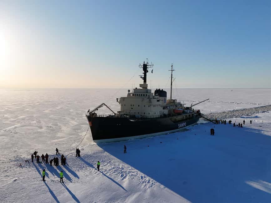 From Rovaniemi: Icebreaker Sampo Cruise with Ice Floating - Shuttle bus from Rovaniemi: the early-morning reality check