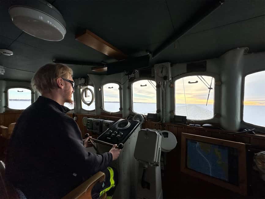 From Rovaniemi: Icebreaker Sampo Cruise with Ice Floating - Walking on the frozen sea: bonus time when conditions cooperate