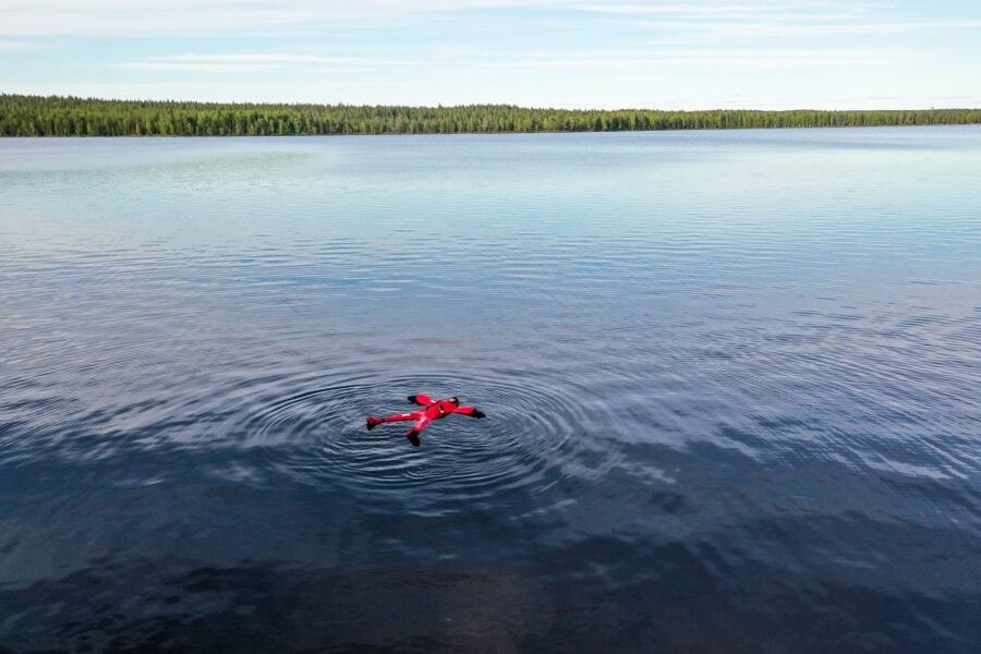 From Rovaniemi: Midnight Sun Forest Lake Float - Who should book this midnight sun float (and who should think twice)