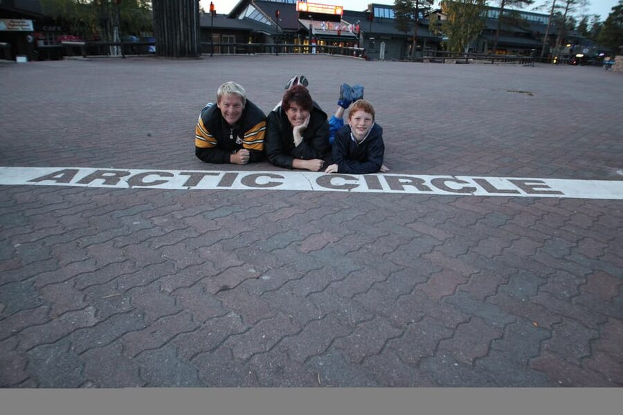 From Rovaniemi: Tour to Santa Claus Village - Crossing The Arctic Circle Line For A Proper Photo Moment