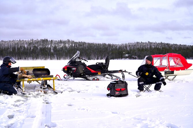 Full Day Activity with Snowmobiles in Rovaniemi - Hot Tub Under the Northern Lights View—and a Proper Finnish Sauna