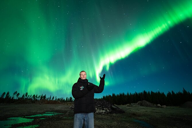 Guaranteed Northern Lights Group Tour with Photos - Snacking, Hot Drinks, and 1 to 3 Guides: Small Details That Save the Night