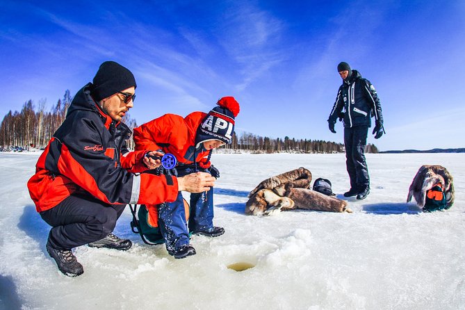 Ice Fishing Trip in Rovaniemi - Walking from intro to drill: how the ice fishing lessons work