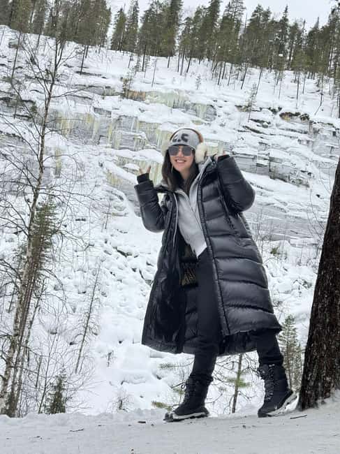 Korouoma Canyon Frozen Waterfalls Hike & Private Teepee BBQ - Private teepee BBQ after the hike: warmth, hot drinks, and sausages
