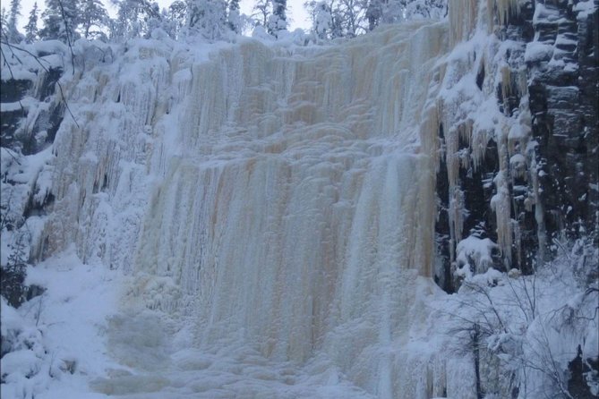 Korouoma National Park & Frozen Waterfalls Adventure - Stop in the middle: campfire rest with hot drinks and cooked comfort