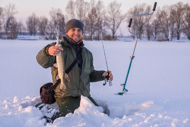 Lapland Ice Fishing Experience from Rovaniemi - Entering the Arctic: the feel of this Rovaniemi day