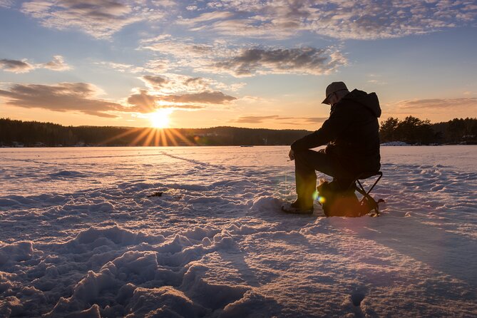 Lapland Ice Fishing Experience from Rovaniemi - What to wear and how to enjoy the waiting part