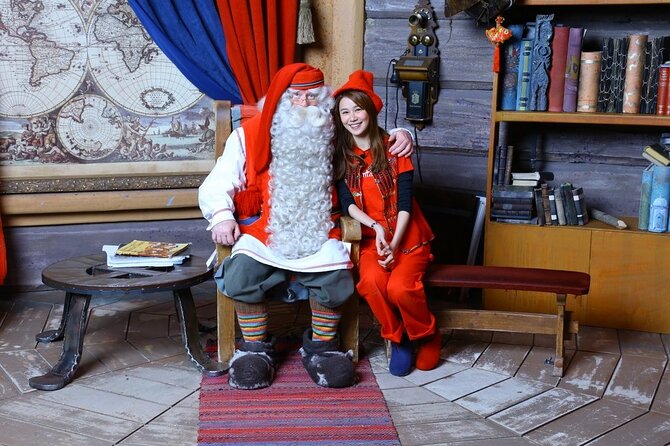 Meet Santa Claus & Santa's Reindeer Ride & Greet Huskies - Pickup and luxury transfers: comfort and the 12km rule