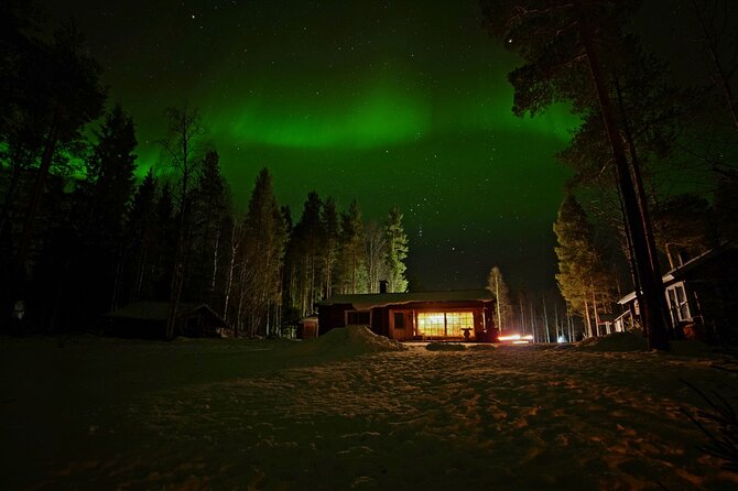 Northern Lights Hunting in Lappish old cottage - A Lappish Cottage Hunt with a North-Facing View
