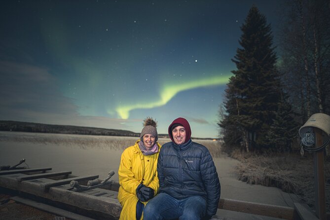 Northern lights hunting photo tour with bbq; small groups - Rovaniemi at night: why this tour style works