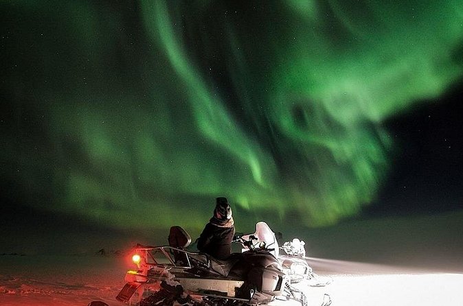 Northern Lights Snowmobile Hunt - Aurora expectations: how to judge the night without getting disappointed