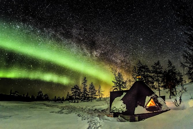 Northern Lights Snowmobile Sleigh Ride - Winter gear: what’s included and how to use it right
