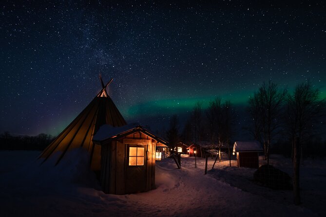 Northern lights tour to Lake Inari from Ivalo, Reindeers & Dinner - Stop at the lake: where you actually scan the sky