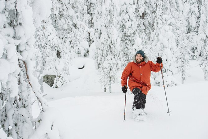 Premium Snowshoeing in Pyhä-Luosto National Park - PyhäExpress chair lift to the top: the view window and photo angles