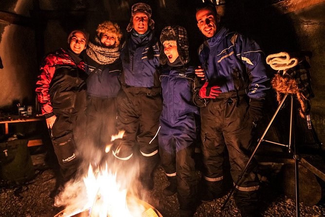 Private Aurora Tour (5 or more) by Aurora Experts - Rovaniemi - Private means your group sets the pace