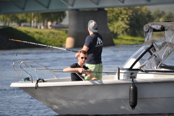 Private Guided Fishing Boat Tour in Rovaniemi - Trolling 101: What You’ll Actually Do While the Boat Moves