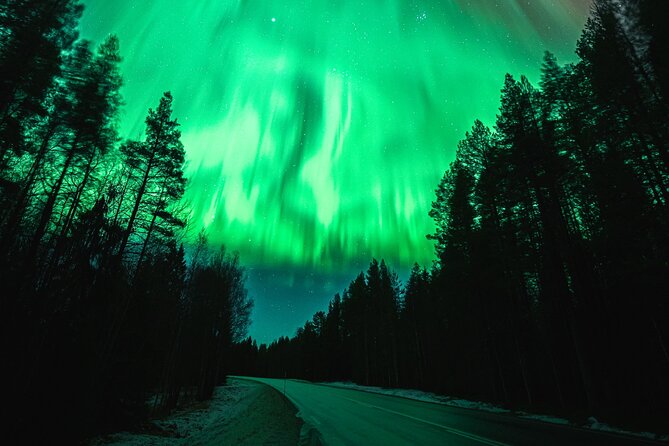 Pyhä-Luosto Northern Lights Adventure with Aurora Viewing - Waiting Gets Easier: Fire, Snacks, and Small Comfort Wins