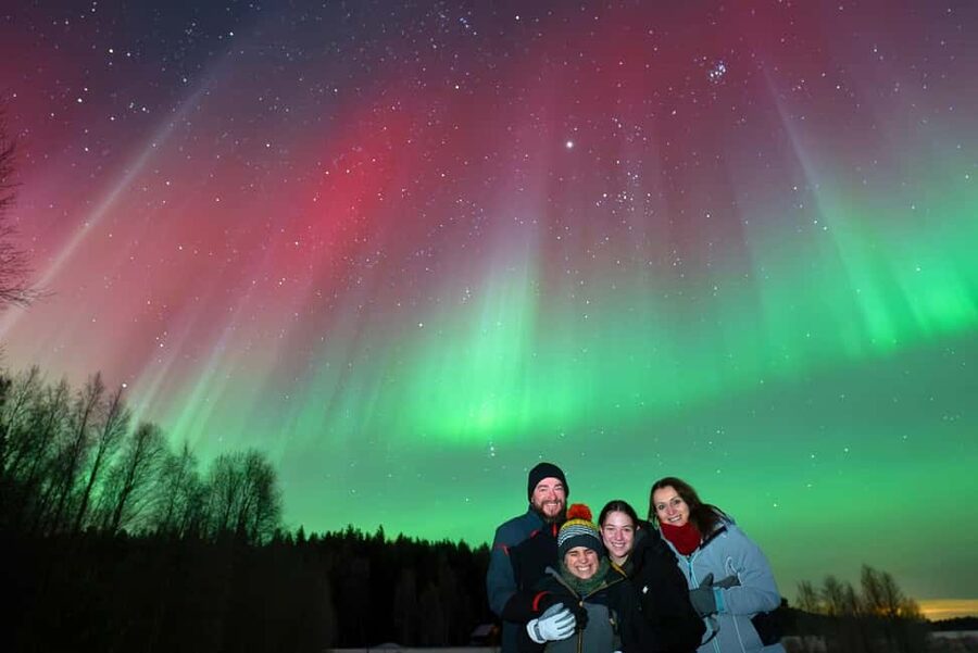 Rovaniemi:%100 Money Back Guarantee Northern Lights Hunting - The VIP Heated Minivan: Comfort That Actually Helps You See