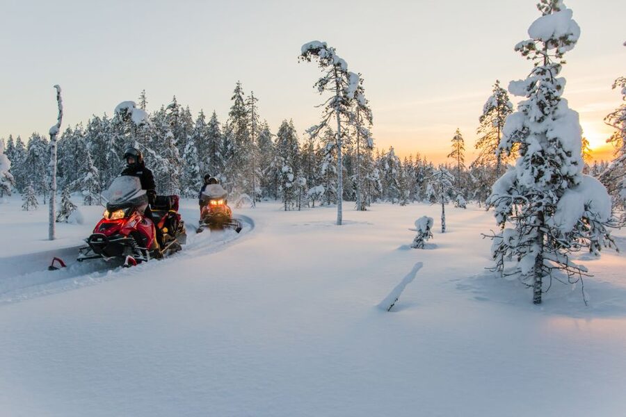 Rovaniemi: 2-Hour Snowmobiling Experience - Safety and liability: what you should know before the first turn