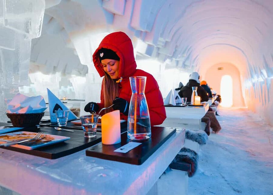 Rovaniemi: Arctic SnowHotel Tour and Dinner with Transfers - Arctic SnowHotel Tour: How the Snow Build Turns Into Rooms