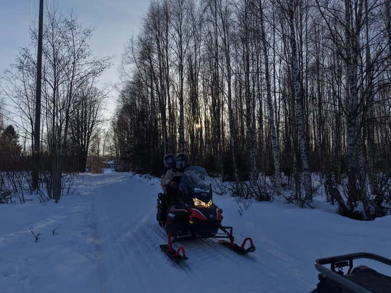Rovaniemi: Arctic Snowmobiling Ride with Local Guide - The warm break: hot drinks, snacks, and occasional extra magic