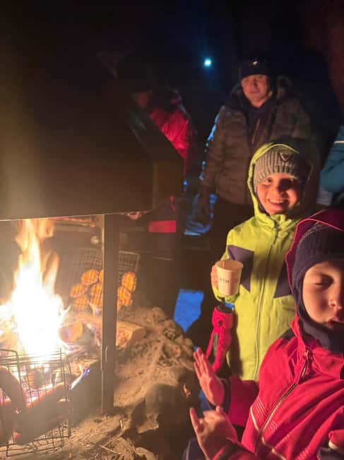 Rovaniemi Aurora Fire & Flavour — Arctic Gastronomy Tour - Wild berry juice and marshmallows: the personal touch that makes it feel local