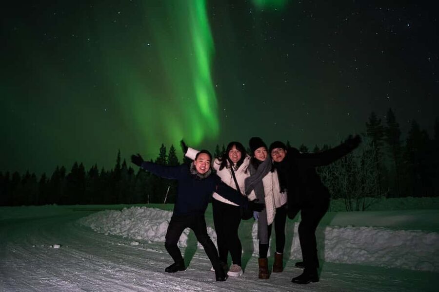 Rovaniemi: Aurora Hunt - Free Photos, 100% Guaranteed Refund - Best For Who: Couples, Photo Fans, and Anyone Who Wants a Real Strategy