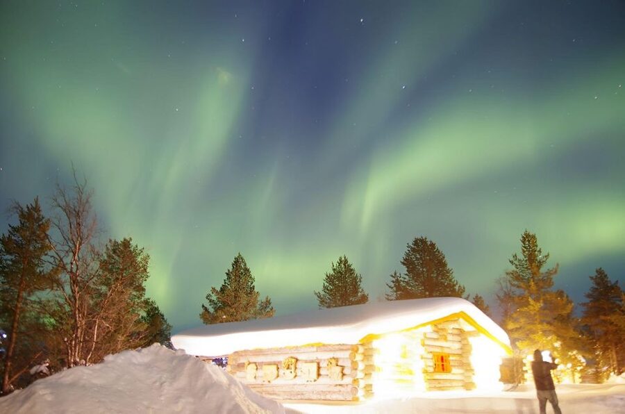 Rovaniemi: Aurora Hunting Photography Tour(98% Success Rate) - The guides: what you’re paying for beyond driving and fire