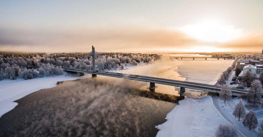 Rovaniemi City Photography Tour - The Minivan Rhythm: How the Tour Keeps You Shooting