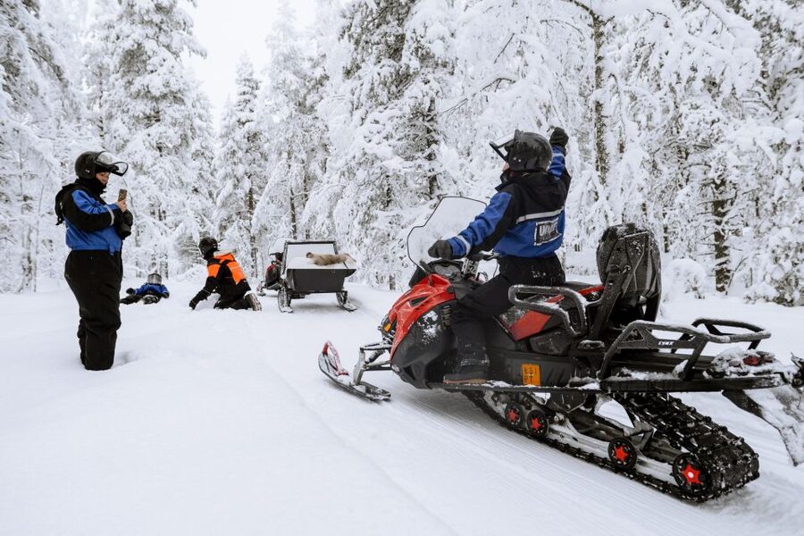 Rovaniemi: Easy Snowmobile Safari - Santa Claus Village pickup: the easiest way to start Lapland