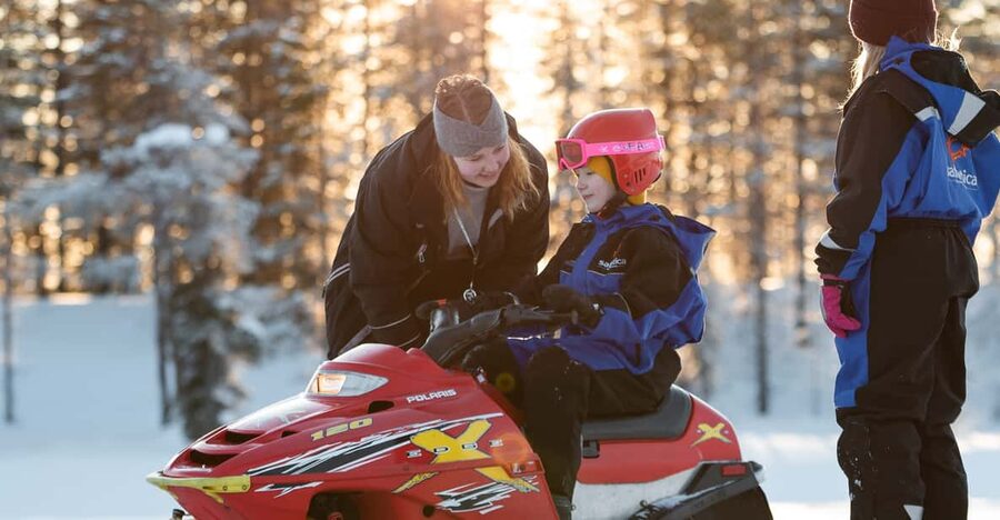 Rovaniemi: Family Snowmobile Trip with Guide and Picnic - Pickup, timing, and getting ready without stress