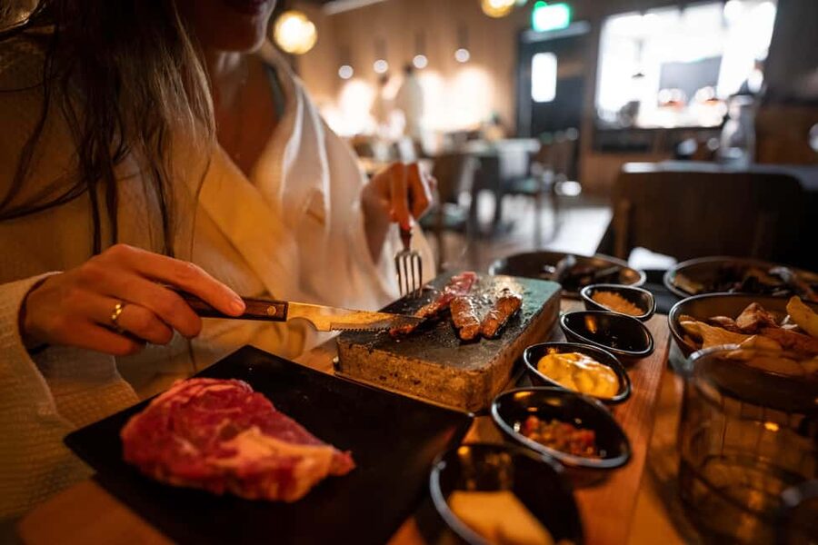 Rovaniemi: Forest Spa, Outdoor hot tubs and bathrobe dinner - Key things to know before you go