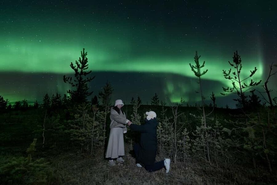 Rovaniemi: Genuine Aurora Hunting with Unlimited Pro Photos - What to bring (and what you’ll likely want to rent)