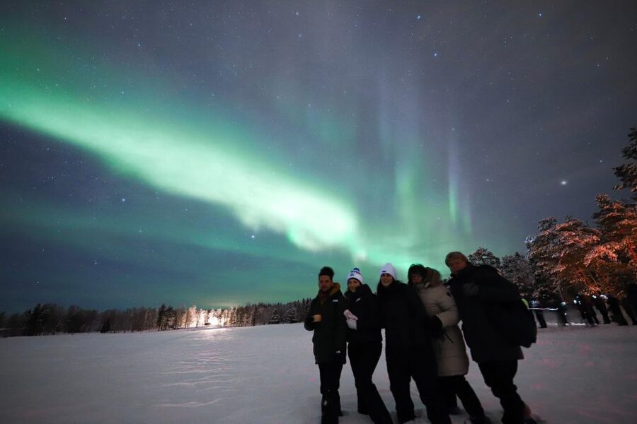 Rovaniemi: Guaranteed Northern Lights Tour - Unlimited Time - Your 8-Hour Night: How the Stops Usually Play Out