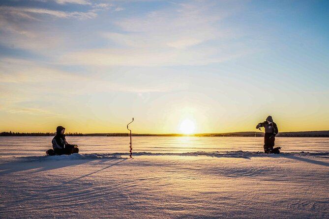 Rovaniemi: Ice Fishing from Private Lakefront Property & BBQ - Arrival at the Private Lakefront: Quiet First, Fishing Second