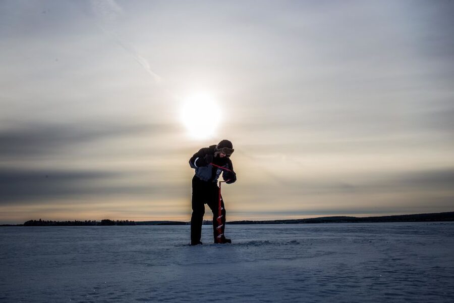 Rovaniemi: Ice Fishing on a Frozen Lake with BBQ and Photos - Rovaniemi to the Frozen Lake: How the Timing Works