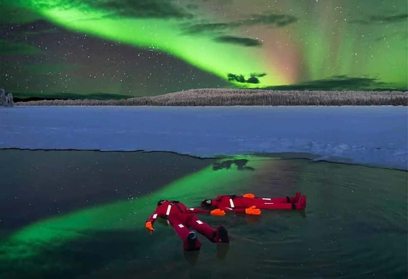 Rovaniemi: Ice Floating in Forest Lake with Aurora Borealis - Aurora Viewing from Lake Level: The Moment the Sky Shows Up