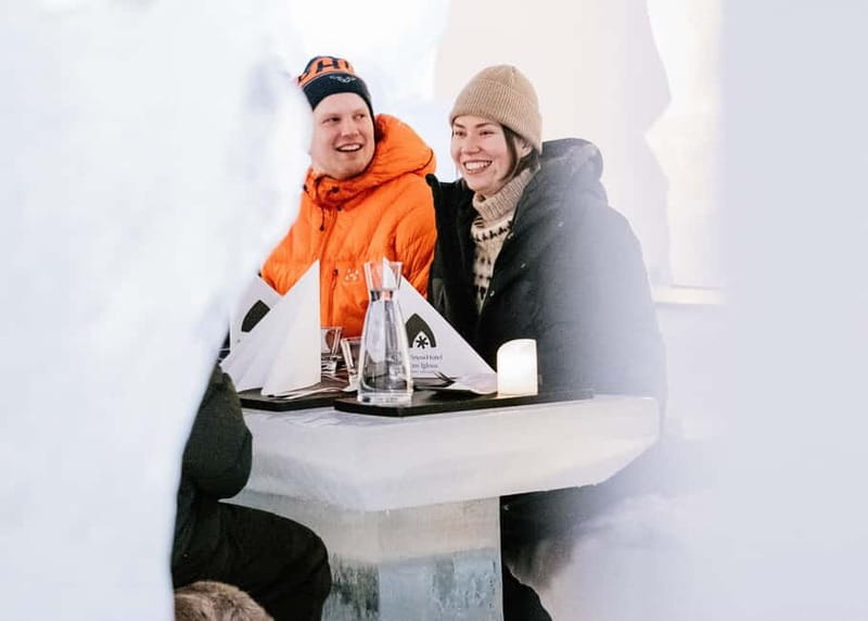 Rovaniemi: Ice Restaurant Dinner with Snow Sauna & jacuzzi - The bar shot in an ice glass: small moment, big story