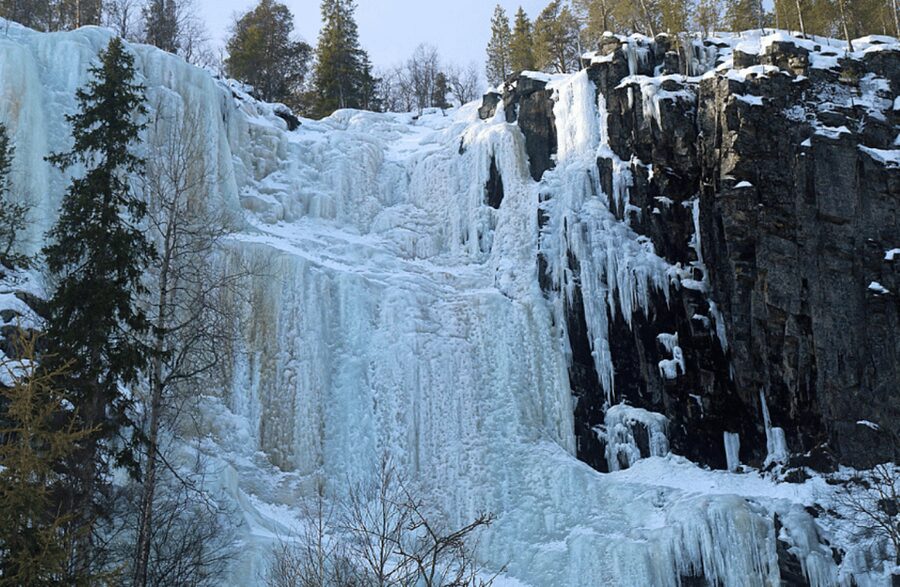 Rovaniemi: Korouoma Frozen Waterfalls Hike & Hot BBQ Lunch - Why Korouoma Canyon looks different than any winter trail near Rovaniemi
