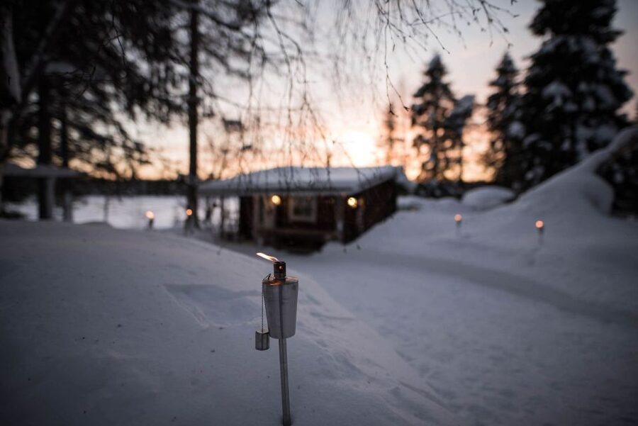 Rovaniemi: Lappish Evening Experience with Dinner - Dinner by the Open Fire: Blazed Salmon in a Cozy Cottage