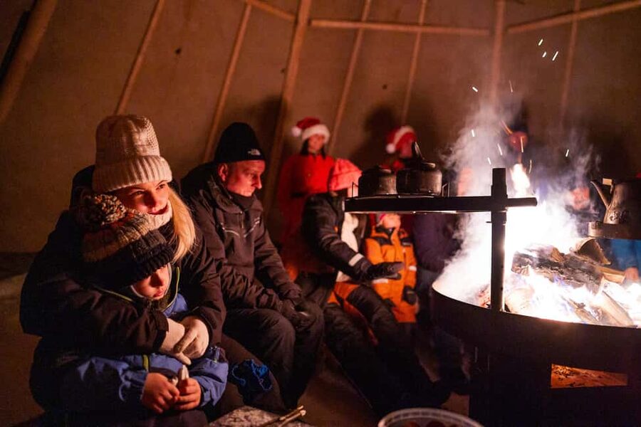 Rovaniemi: Meet Santa Claus & Northern Lights Experience - Should you book this Rovaniemi Santa & Northern Lights experience?