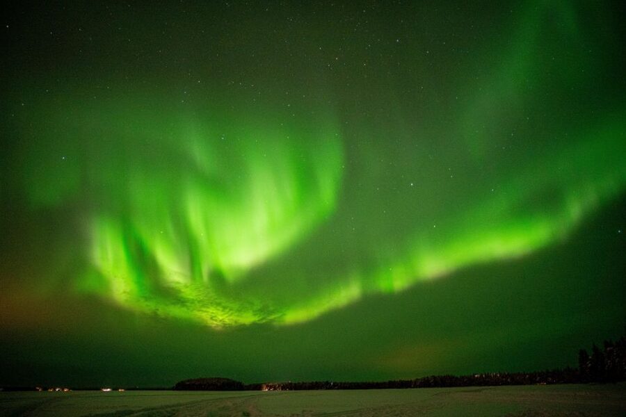 Rovaniemi: Night Sky lappish Barbecue - Open-Space Viewing by the Fire: what the waiting feels like